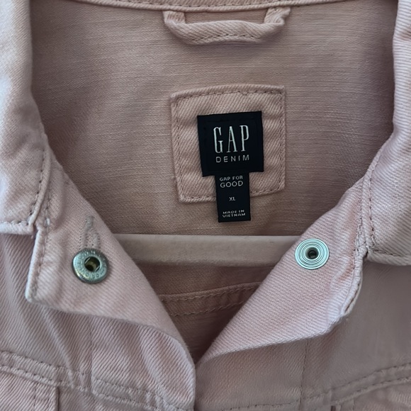 NWOT Gap jean jacket, mint condition - Picture 3 of 3